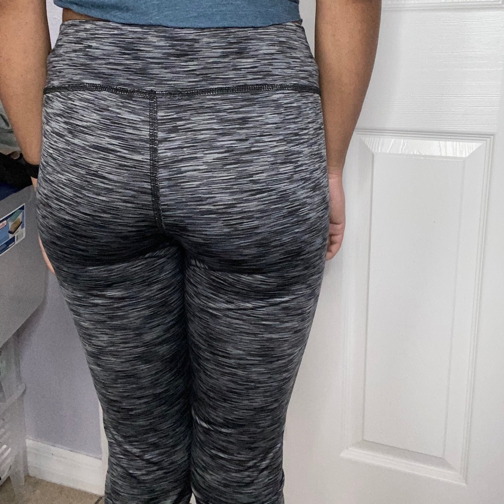Workout capris - Picture 3 of 3